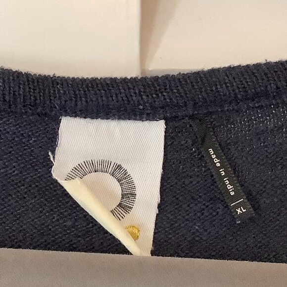 Anthropologie Akemi + Kin Savin tunic sweater navy embroidered v-neck XL - Picture 6 of 9